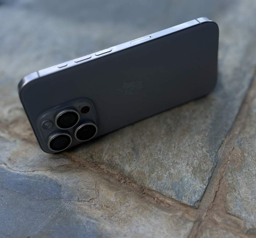 iPhone 15 Pro - 1 - iPhones  on Aster Vender