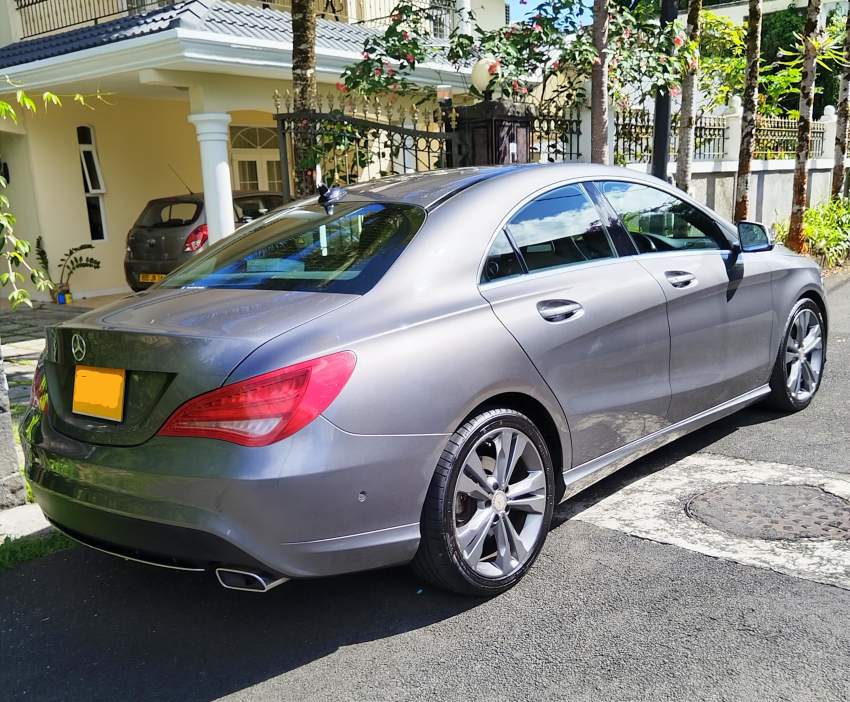 Mercedes CLA 180 - Full Options - 6 - Luxury Cars  on Aster Vender
