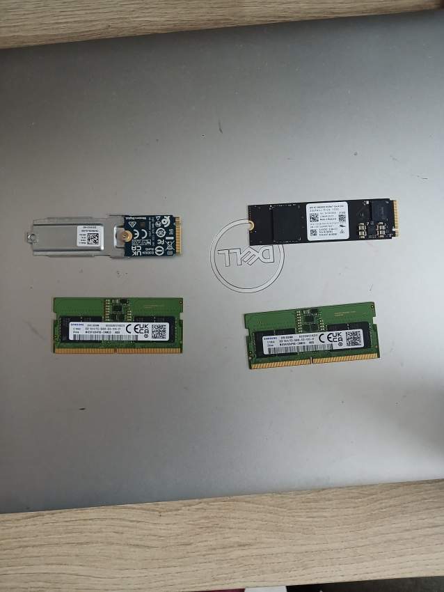 RAM 8GB DDR5 ×2 AND 2 SSD WD 512 GB EACH