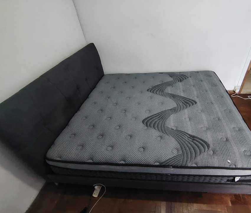 King Size Bed & Premium Mattress – Excellent Condition - 1 - Bedroom Furnitures  on Aster Vender