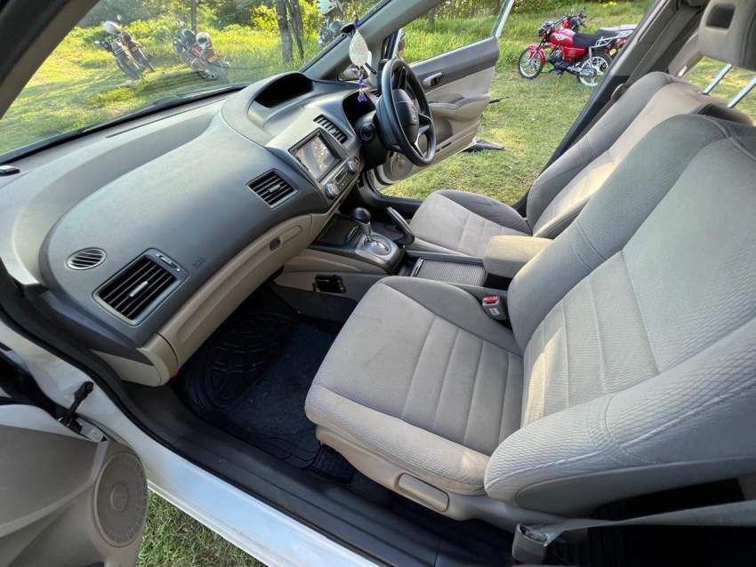 Honda Civic FD Hybrid 2011 - 3 - Family Cars  on Aster Vender