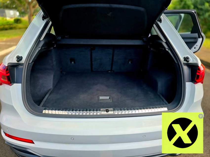 AUDI Q3 S-LINE  2019 - 6 - SUV Cars  on Aster Vender