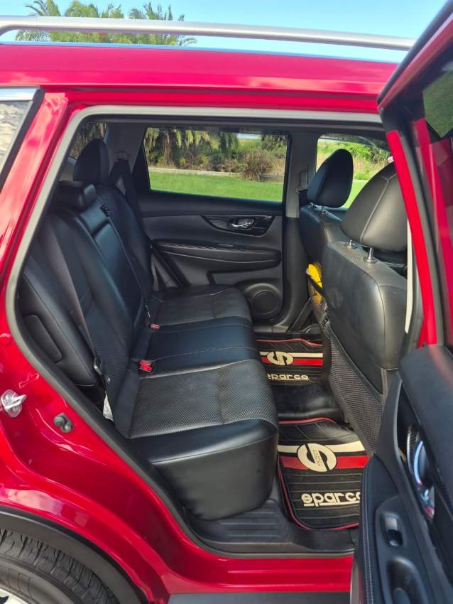 Nissan X-Trail Hybrid– 2017 - 3 - SUV Cars  on Aster Vender