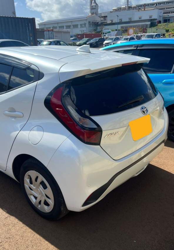 Toyota Aqua Hybrid 2022 - 2 - Family Cars  on Aster Vender