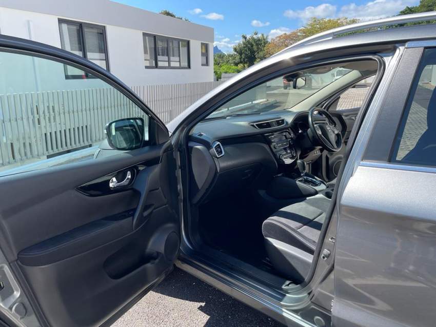 nissan qashqai - 3 - SUV Cars  on Aster Vender