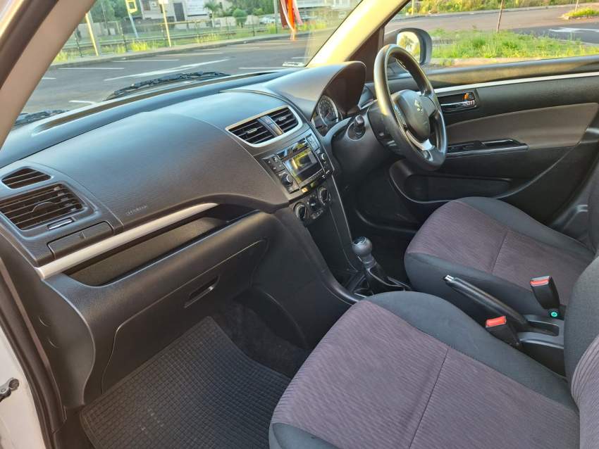 Suzuki Swift - 3 - Family Cars  on Aster Vender