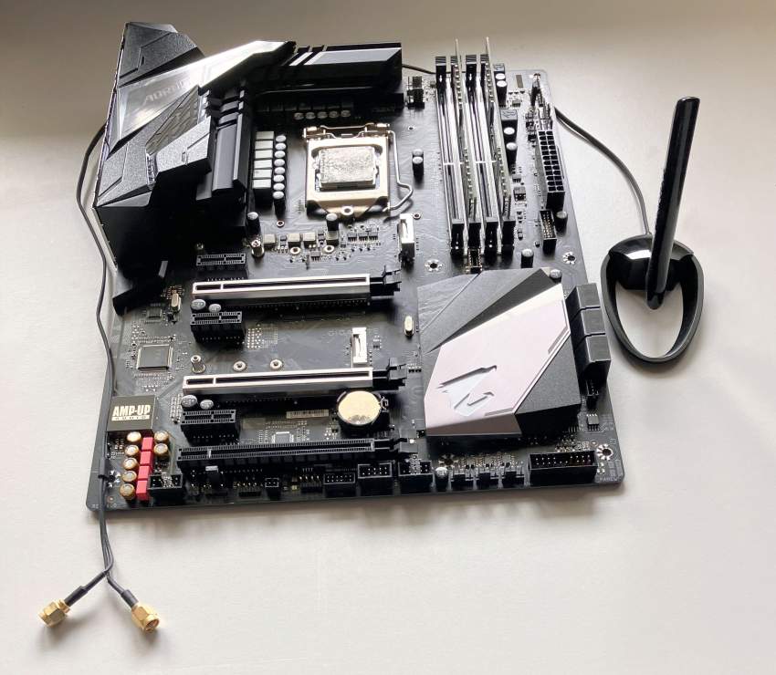 MOTHERBOARD with CPU installed