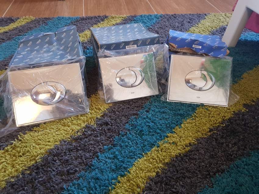 LOT DE 3 BOUTONS DOUBLE POUSSOIR D'EAU - GROHE on Aster Vender