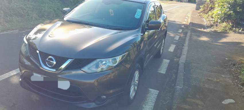 Nissan Qashqai 2016 - 2 - Family Cars  on Aster Vender