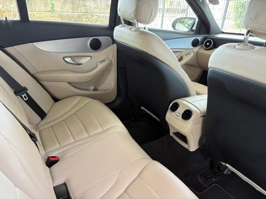 Mercedes-Benz C-class - 1.6 Sedan C180 AMG - 3 - Luxury Cars  on Aster Vender