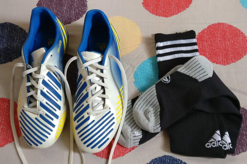 Adidas Predator soccer shoes (Size 40) - 1 - Boots  on Aster Vender