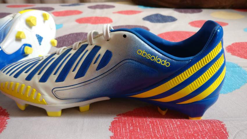 Adidas Predator soccer shoes (Size 40) - 4 - Boots  on Aster Vender