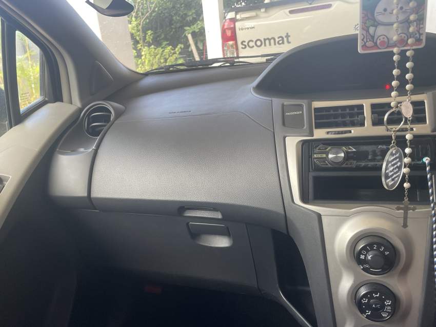 Toyota Vitz Année 2009 - 4 - Family Cars  on Aster Vender