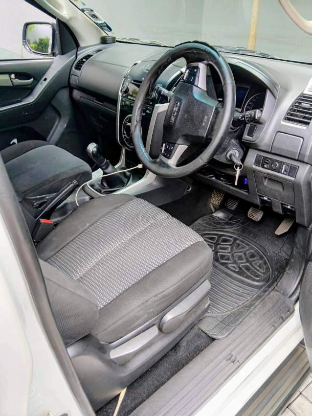 Isuzu 4x4 - 1 - Pickup trucks (4x4 & 4x2)  on Aster Vender