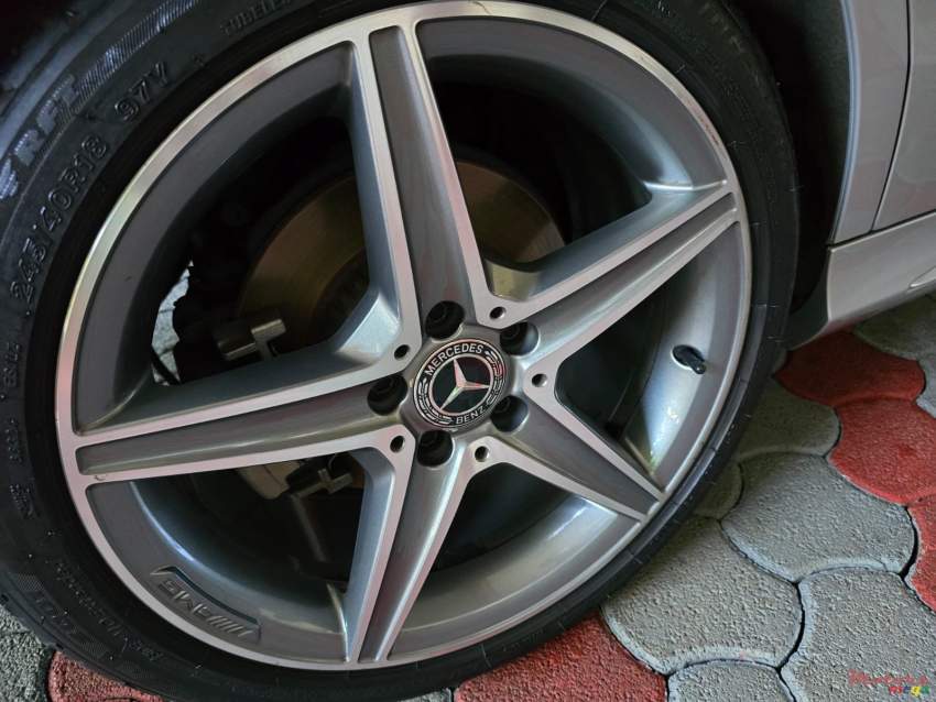 Mercedes C Class C180 AMG Laureus Sports Edition - 1 - Luxury Cars  on Aster Vender