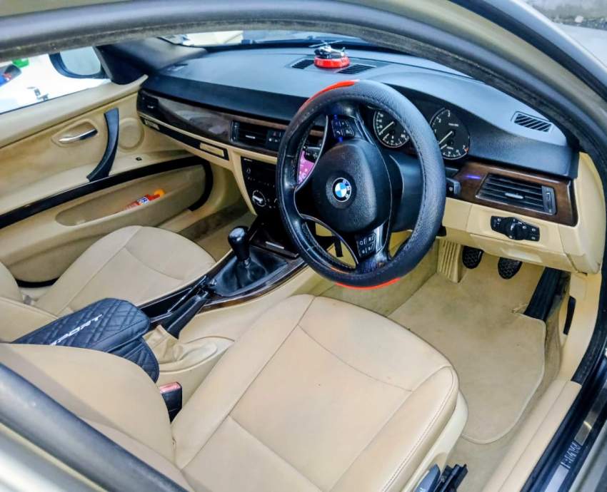 Bmw 320i Year 2009 - 1 - Luxury Cars  on Aster Vender