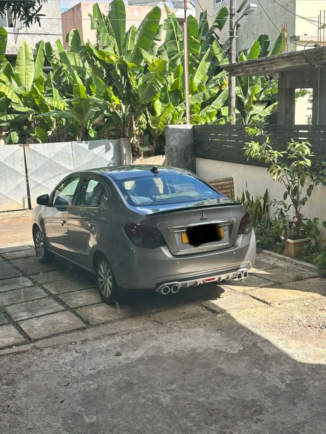 Mitsubishi Attrage 2014 - 2 - Compact cars  on Aster Vender