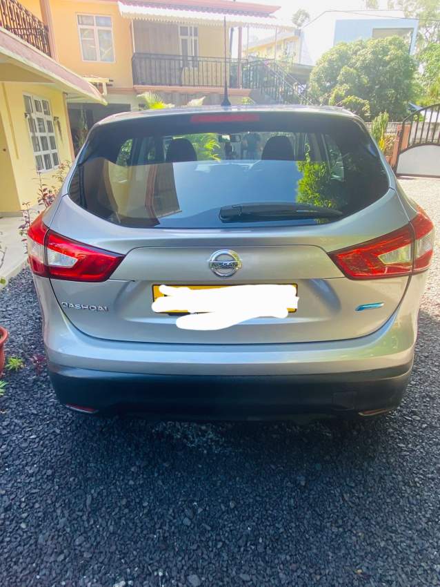 Nissan QuashQai - 3 - Family Cars  on Aster Vender