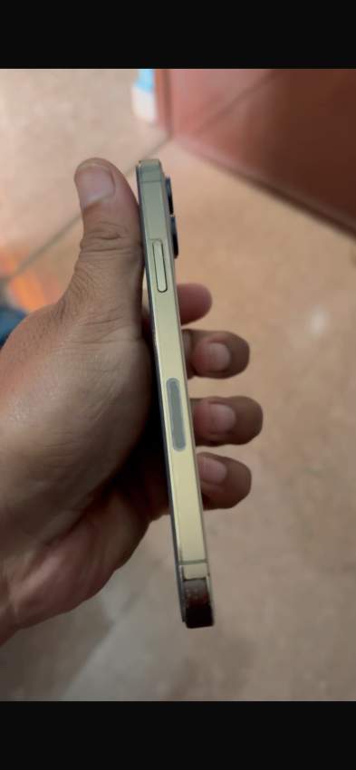 I phone 12 pro 256gb - 5 - iPhones  on Aster Vender