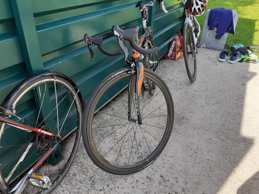 Team issue Road bike Pinarello small with lots of extras - 1 - Road bicycles  on Aster Vender