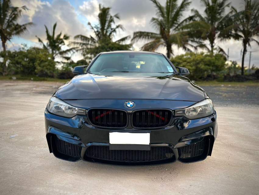 2013 BMW F30 320i (Manual) - 1 - Luxury Cars  on Aster Vender