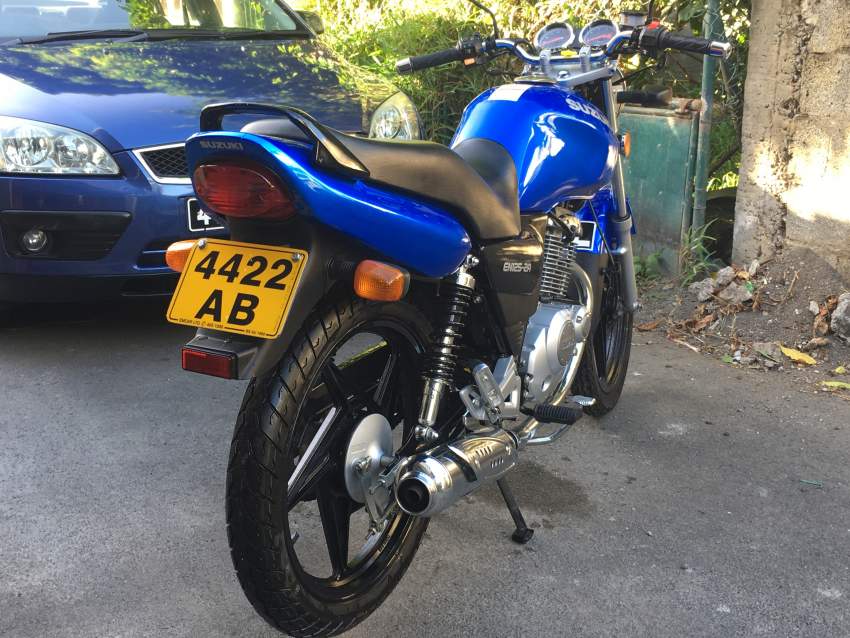 Suzuki EN125 - 1 - Sports Bike  on Aster Vender