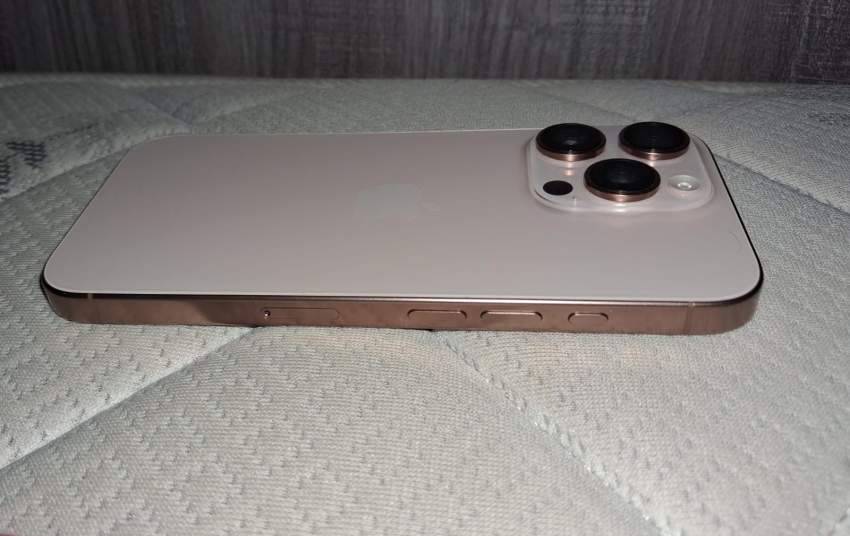 I phone 16 pro 256GB - 4 - iPhones  on Aster Vender