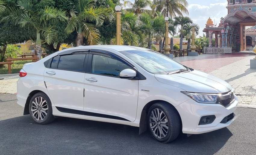 HONDA Grace EX 2017 Hybrid - 1 - Sport Cars  on Aster Vender