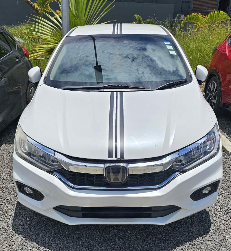 HONDA Grace EX 2017 Hybrid - 2 - Sport Cars  on Aster Vender