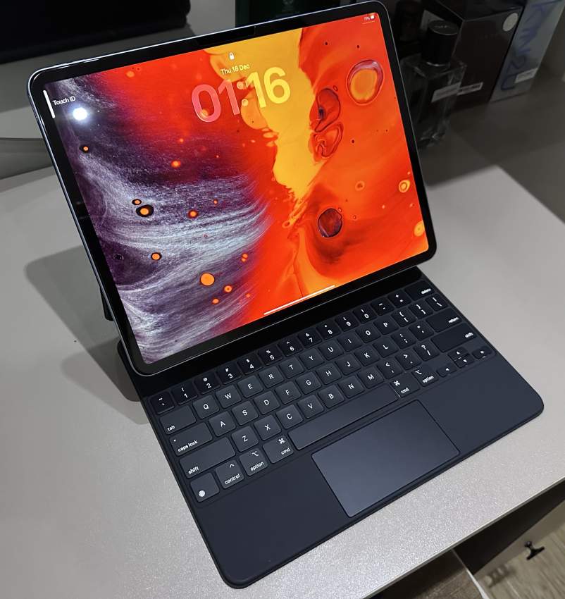 iPad Air M2 - 1 - Tablet  on Aster Vender