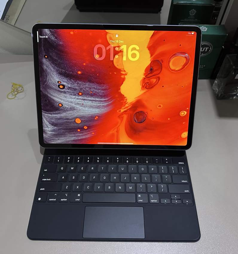 iPad Air M2 - 2 - Tablet  on Aster Vender