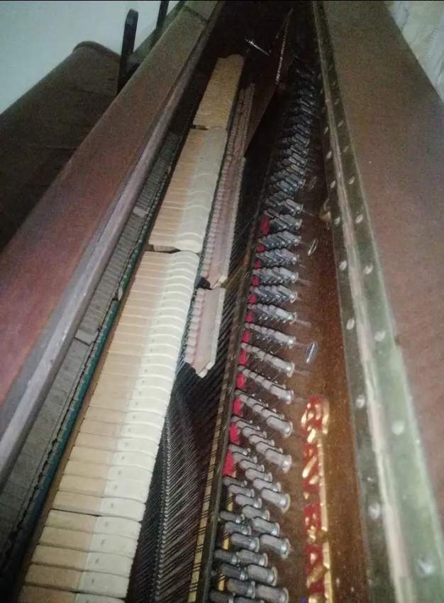 🎹 Piano droit GAVEAU – Paris..   Antique – Rs 95,000 (négociable) - 1 - Piano  on Aster Vender