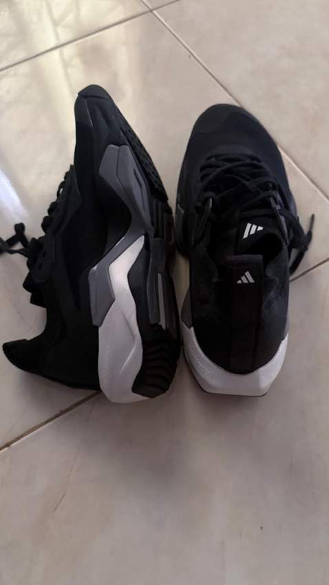 SHOES FOR SALE - 2 - Sports outfits  on Aster Vender