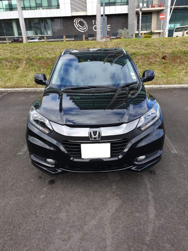 2015 Honda Vezel Z 1.5 Hybrid - 1 - SUV Cars  on Aster Vender