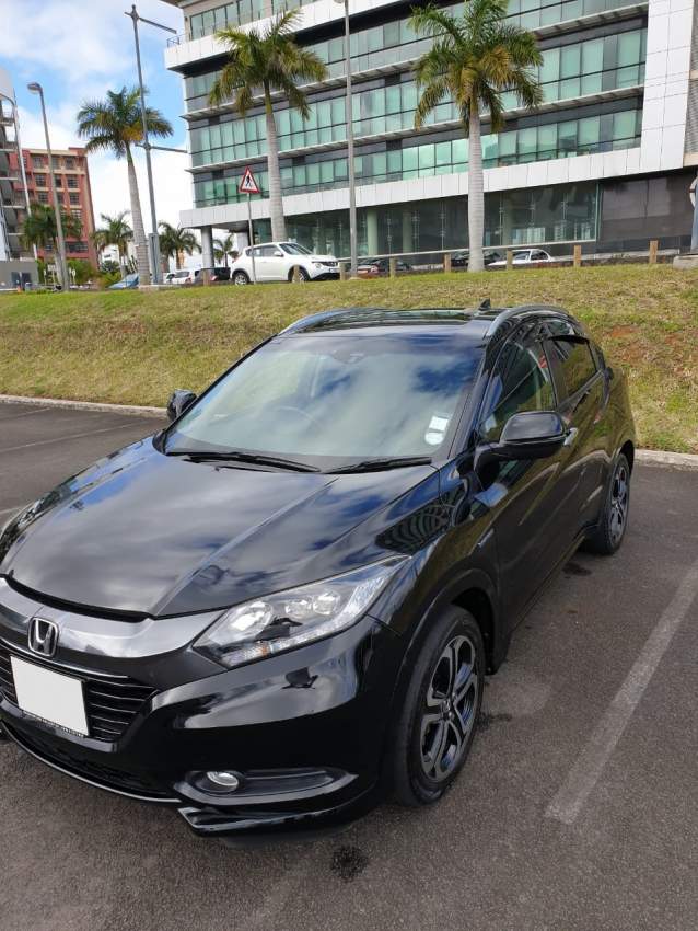 2015 Honda Vezel Z 1.5 Hybrid - 2 - SUV Cars  on Aster Vender