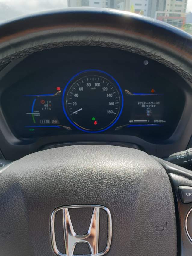 2015 Honda Vezel Z 1.5 Hybrid - 8 - SUV Cars  on Aster Vender