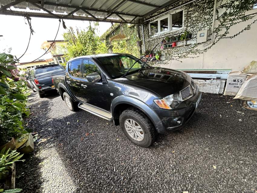 Mitsubishi L200 4x4 - 7 - Pickup trucks (4x4 & 4x2)  on Aster Vender