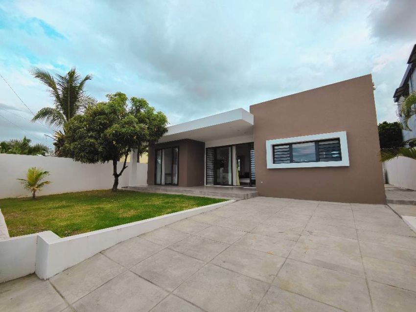 New Ground Floor Villa close to The Precinct - 0 - Villas  on Aster Vender