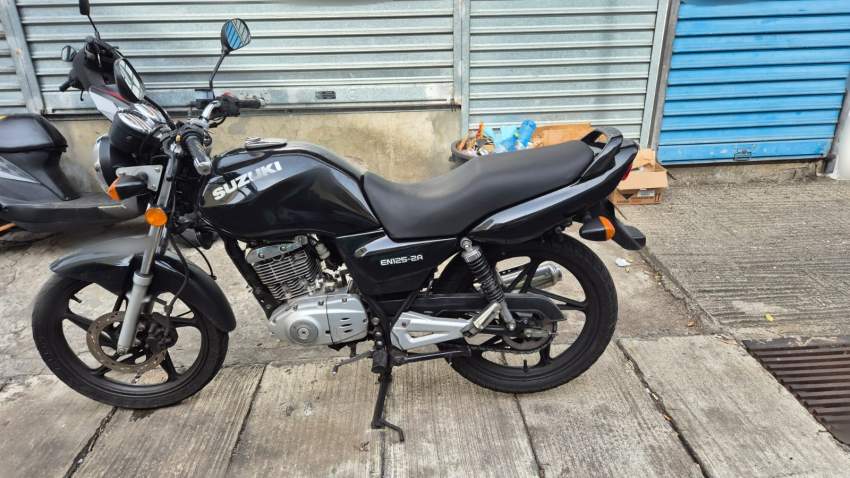 Suzuki En125 serie AD