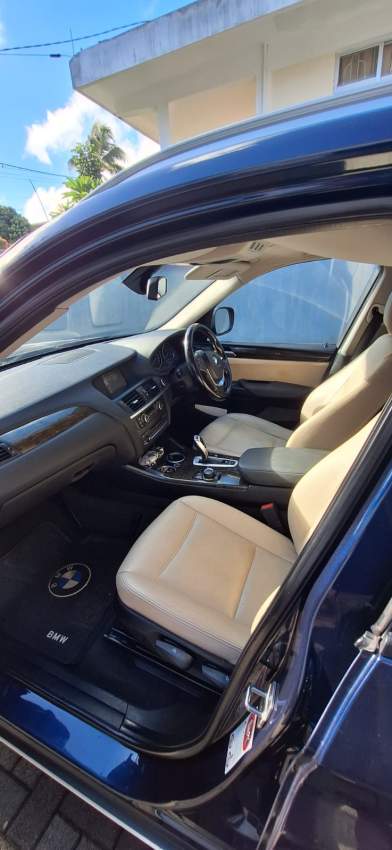 BMW SUV X3 - 1 - Luxury Cars  on Aster Vender