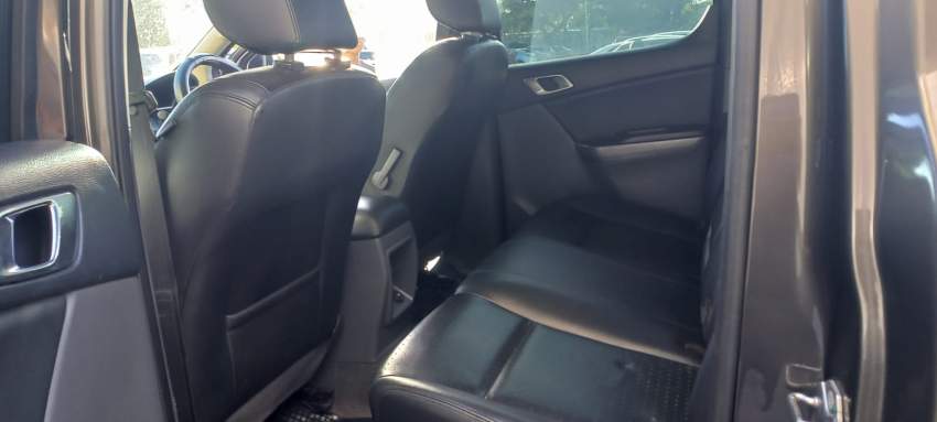 Mazda BT-50 4x4 - 4 - Pickup trucks (4x4 & 4x2)  on Aster Vender