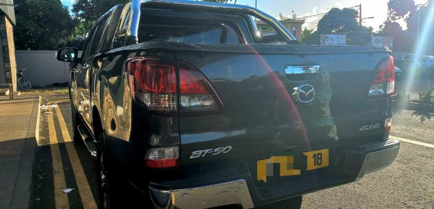 Mazda BT-50 4x4 - 3 - Pickup trucks (4x4 & 4x2)  on Aster Vender