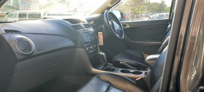 Mazda BT-50 4x4 - 1 - Pickup trucks (4x4 & 4x2)  on Aster Vender