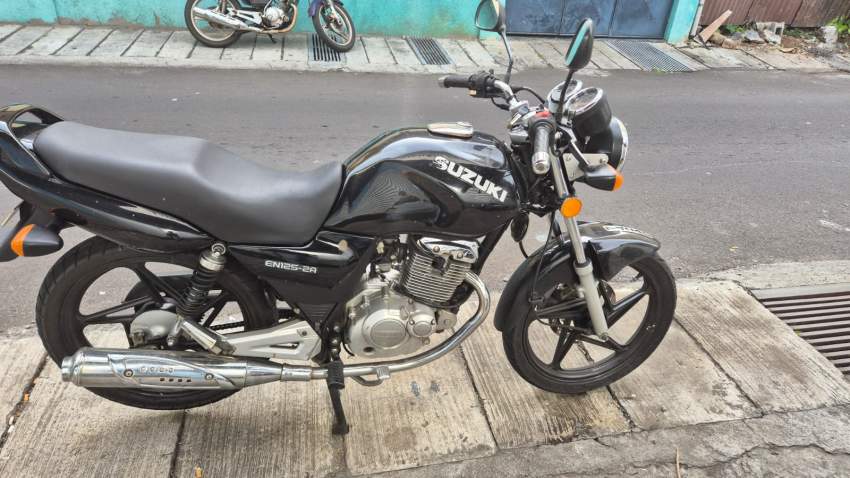 Suzuki En125 serie AD - 1 - Roadsters  on Aster Vender