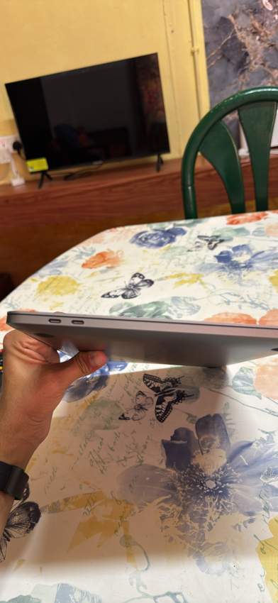 Apple mackbook Pro - 4 - Laptop  on Aster Vender