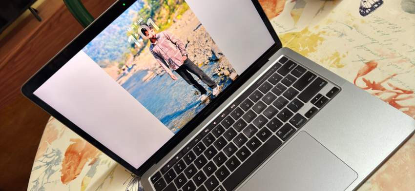 Apple mackbook Pro - 5 - Laptop  on Aster Vender