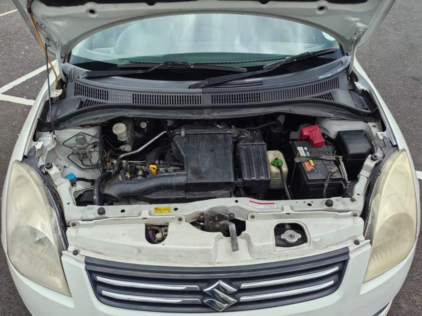 Suzuki Swift Dzire 2011 - 3 - Compact cars  on Aster Vender