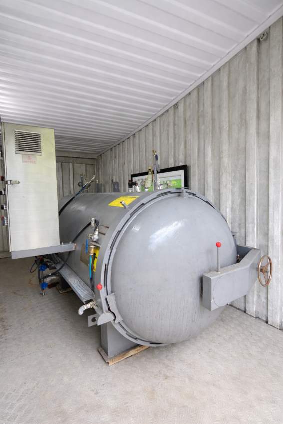 AUTOCLAVE MACHINE (HIGH PRESSURE STERILSER)