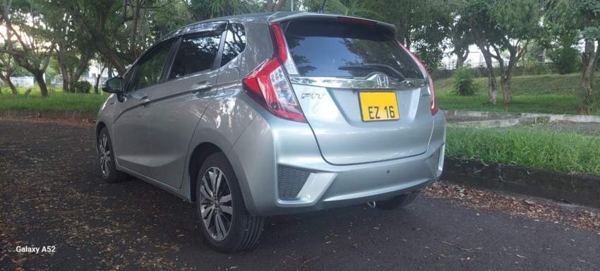 Honda Fit 2016 Hybrid for Sale - 1 - Compact cars  on Aster Vender