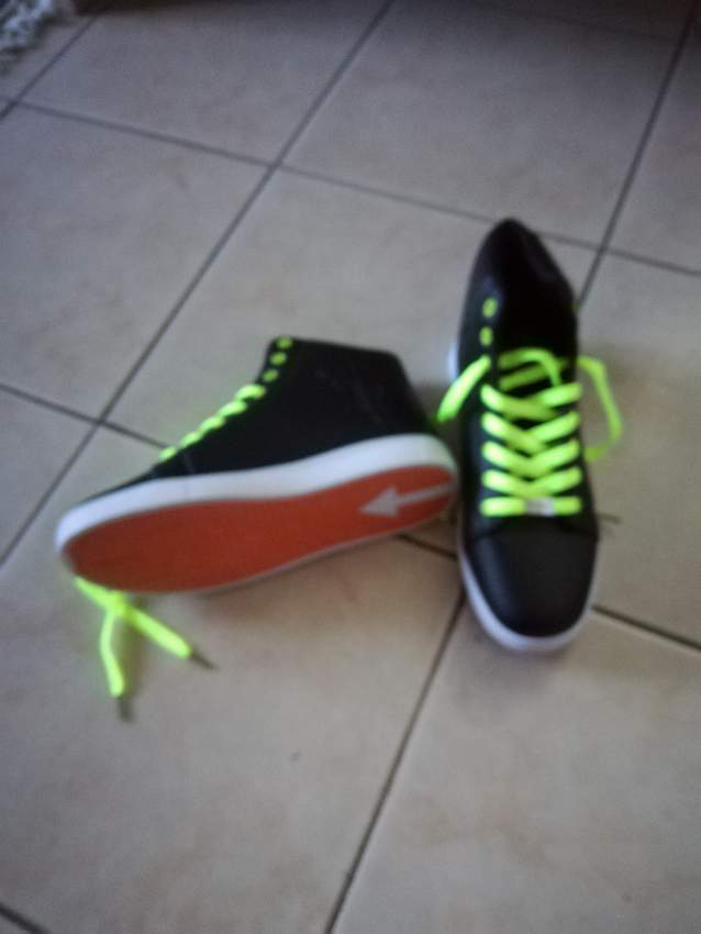 sport shoes - 1 - Sports shoes  on Aster Vender